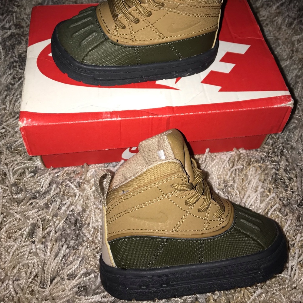 ACG NIKE BOOTS SIZE 4c